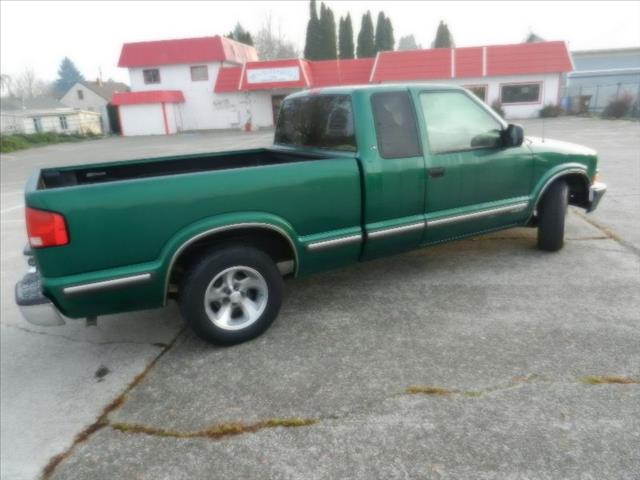 1999 Chevrolet S10 XLT 2WD