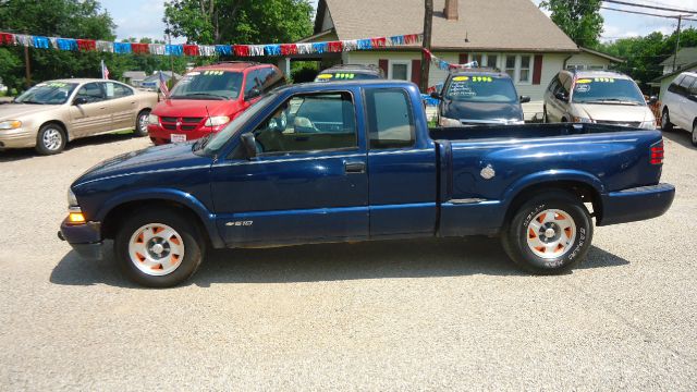 1999 Chevrolet S10 4dr Sdn Auto GLS w/XM