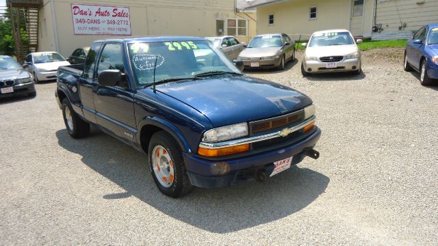 1999 Chevrolet S10 4dr Sdn Auto GLS w/XM