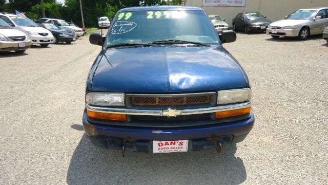 1999 Chevrolet S10 4dr Sdn Auto GLS w/XM