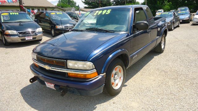 1999 Chevrolet S10 4dr Sdn Auto GLS w/XM