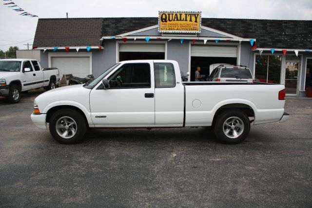 2000 Chevrolet S10 4dr Sdn Auto GLS w/XM