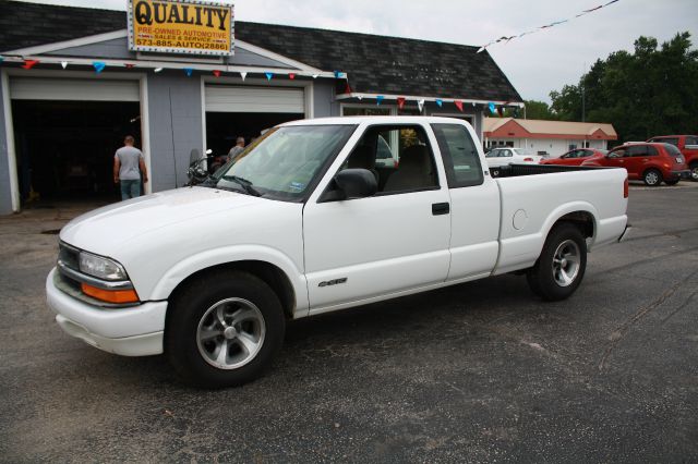 2000 Chevrolet S10 4dr Sdn Auto GLS w/XM