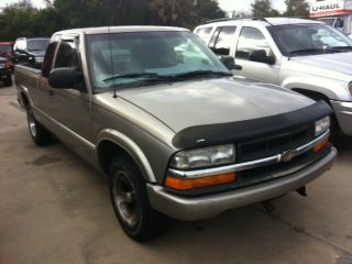 2000 Chevrolet S10 4dr Sdn Auto GLS w/XM