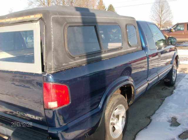 2000 Chevrolet S10 4dr Sdn Auto GLS w/XM