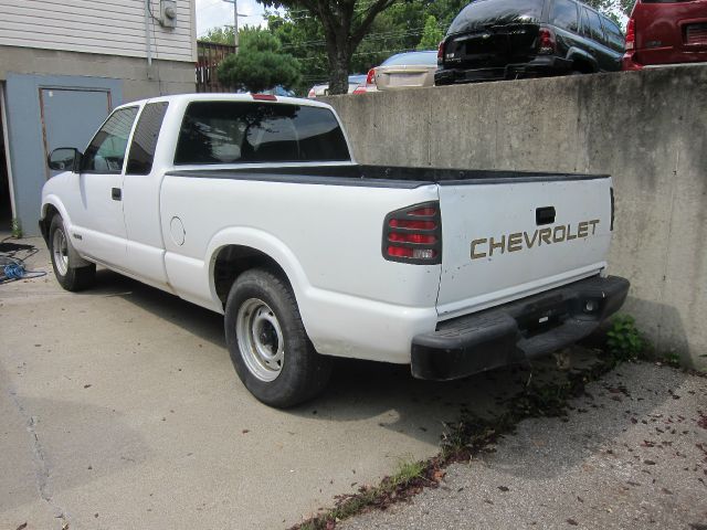 2000 Chevrolet S10 4dr Sdn Auto GLS w/XM