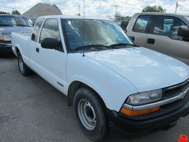 2000 Chevrolet S10 4dr Sdn Auto GLS w/XM