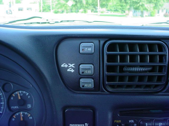 2000 Chevrolet S10 Handicap Lift And Control Leg 1 Owner