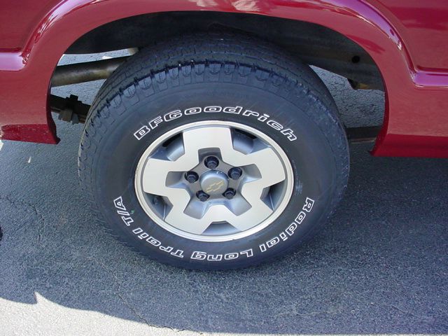 2000 Chevrolet S10 Handicap Lift And Control Leg 1 Owner