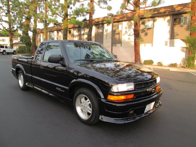 2000 Chevrolet S10 4dr Sdn Auto GLS w/XM