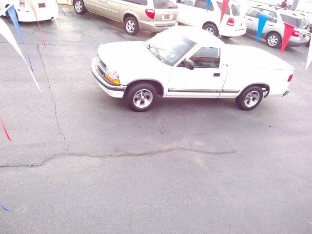 2000 Chevrolet S10 4dr Sdn Auto GLS w/XM