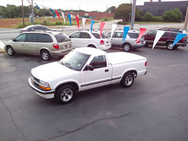 2000 Chevrolet S10 4dr Sdn Auto GLS w/XM