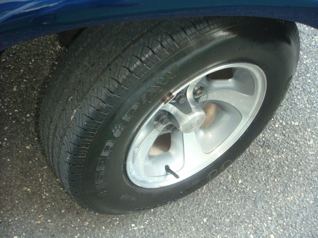 2000 Chevrolet S10 4dr Sdn Auto GLS w/XM