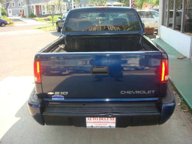 2000 Chevrolet S10 4dr Sdn Auto GLS w/XM