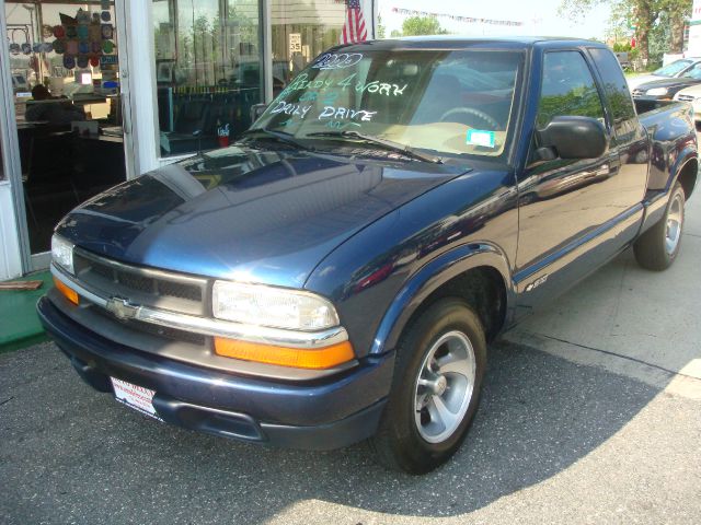 2000 Chevrolet S10 4dr Sdn Auto GLS w/XM