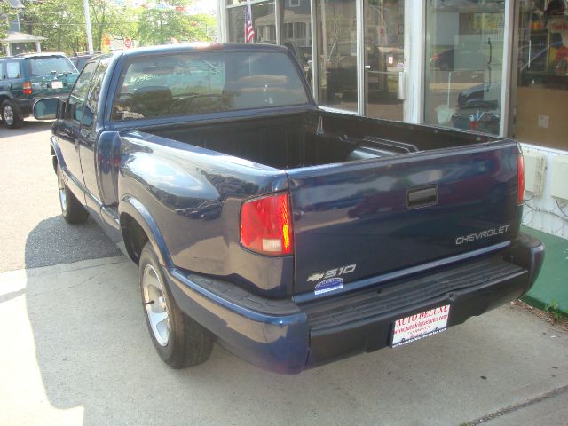 2000 Chevrolet S10 4dr Sdn Auto GLS w/XM