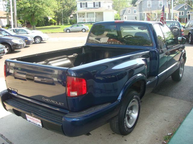 2000 Chevrolet S10 4dr Sdn Auto GLS w/XM