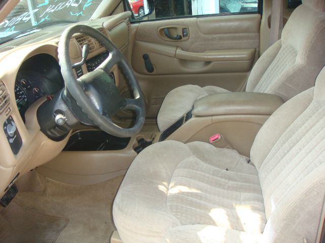 2000 Chevrolet S10 4dr Sdn Auto GLS w/XM