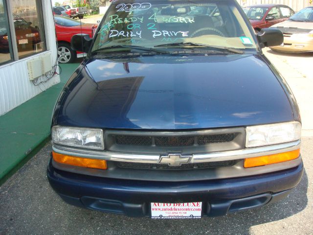 2000 Chevrolet S10 4dr Sdn Auto GLS w/XM