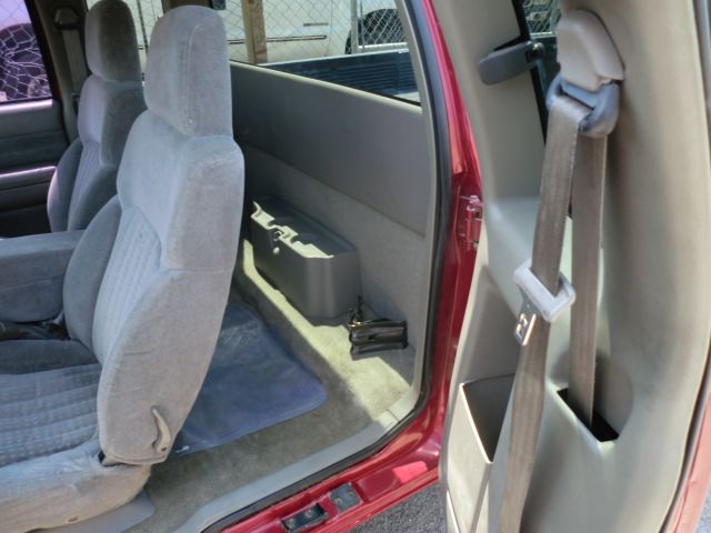 2000 Chevrolet S10 4dr Sdn Auto GLS w/XM