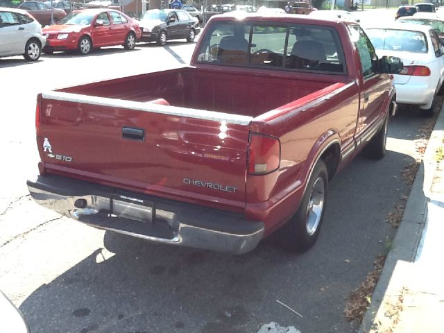 2000 Chevrolet S10 Short Box Standard