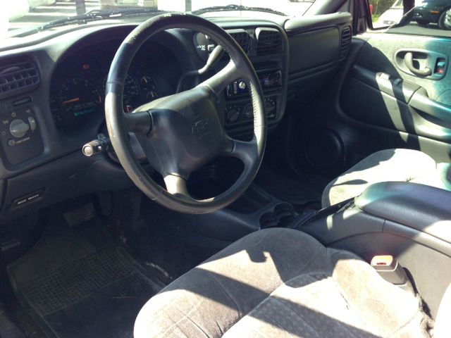 2000 Chevrolet S10 Handicap Lift And Control Leg 1 Owner