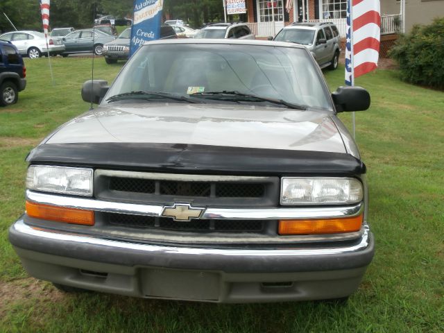 2000 Chevrolet S10 4dr Sdn Auto GLS w/XM