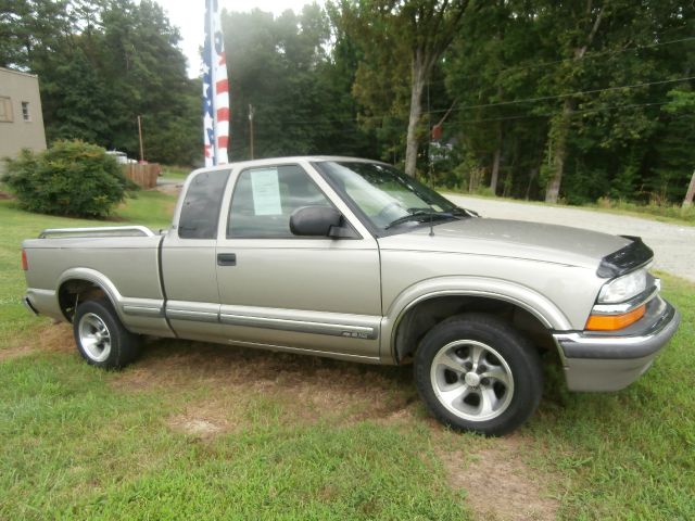 2000 Chevrolet S10 4dr Sdn Auto GLS w/XM
