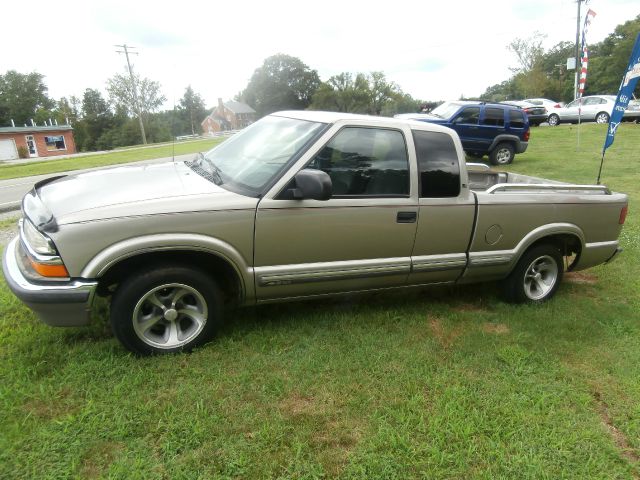 2000 Chevrolet S10 4dr Sdn Auto GLS w/XM