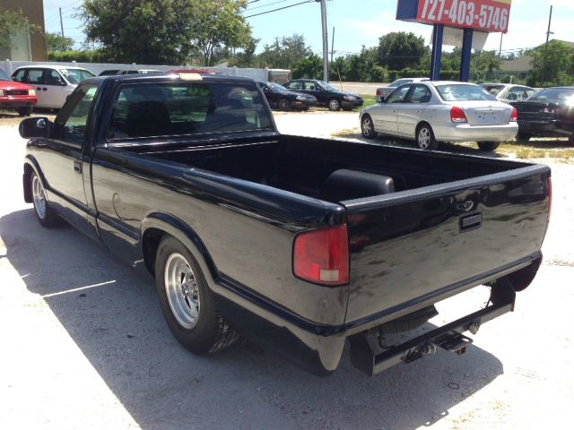 2000 Chevrolet S10 4dr Sdn Auto GLS w/XM