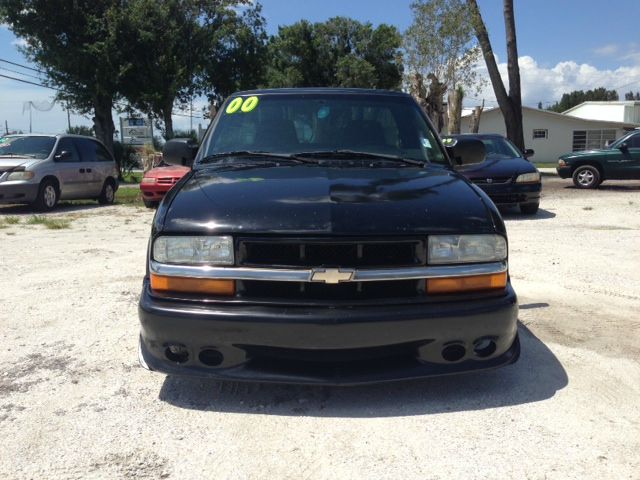 2000 Chevrolet S10 4dr Sdn Auto GLS w/XM