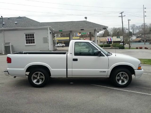 2000 Chevrolet S10 4dr Sdn Auto GLS w/XM