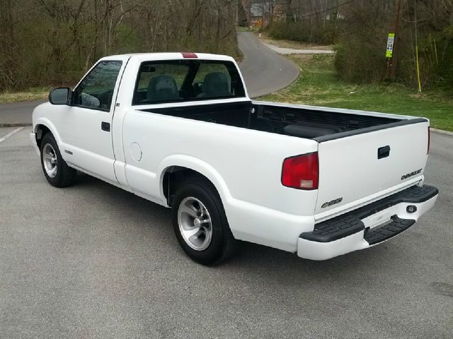 2000 Chevrolet S10 4dr Sdn Auto GLS w/XM