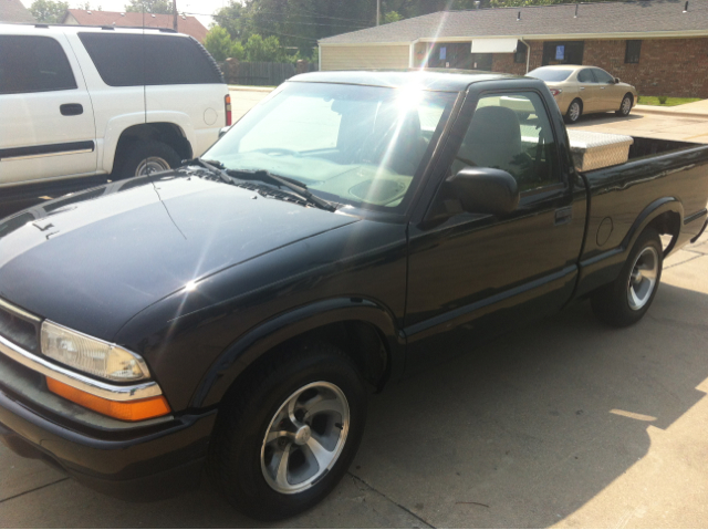 2000 Chevrolet S10 4dr Sdn Auto GLS w/XM