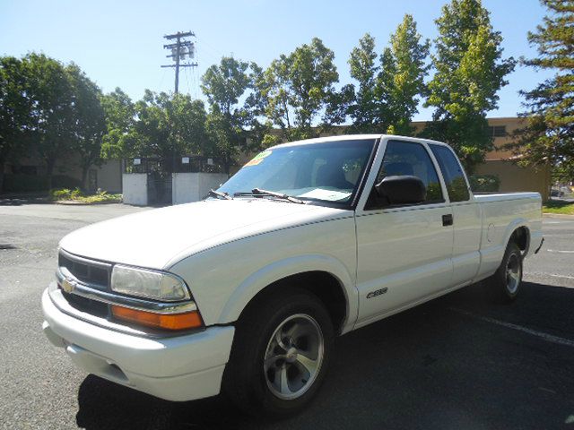 2000 Chevrolet S10 4dr Sdn Auto GLS w/XM