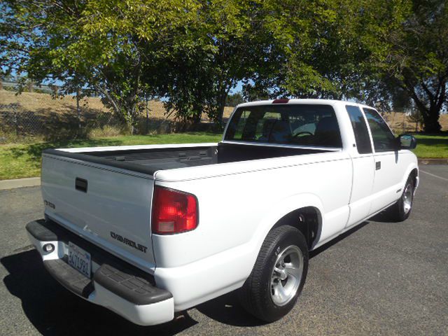 2000 Chevrolet S10 4dr Sdn Auto GLS w/XM