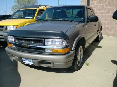 2000 Chevrolet S10 4dr Sdn Auto GLS w/XM