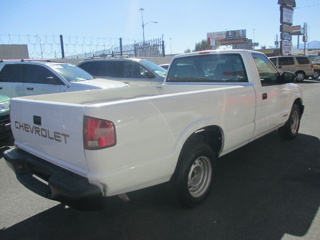 2000 Chevrolet S10 Short Box Standard