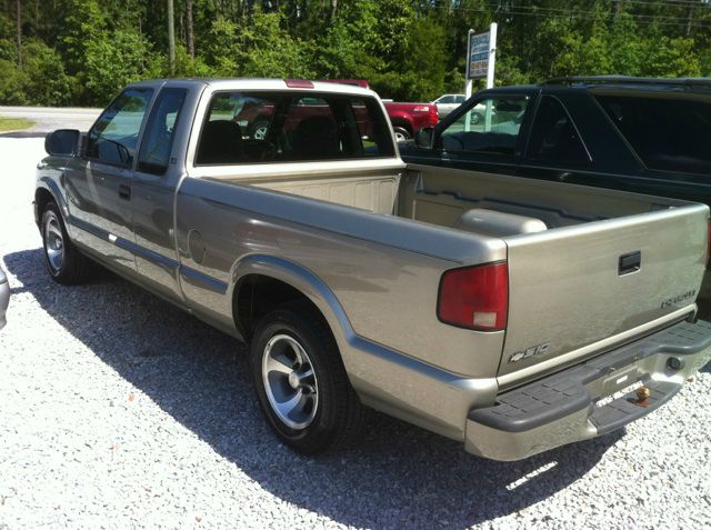 2000 Chevrolet S10 4dr Sdn Auto GLS w/XM