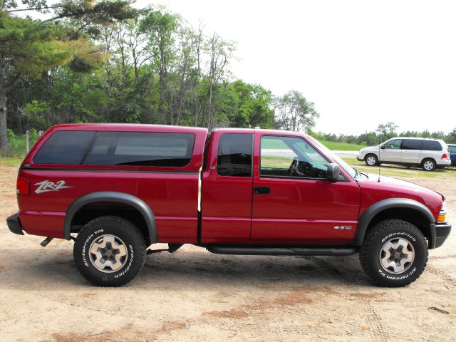 2000 Chevrolet S10 3.5 SE Coupe