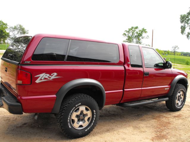2000 Chevrolet S10 3.5 SE Coupe