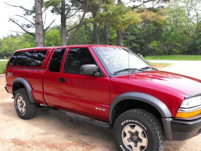 2000 Chevrolet S10 3.5 SE Coupe