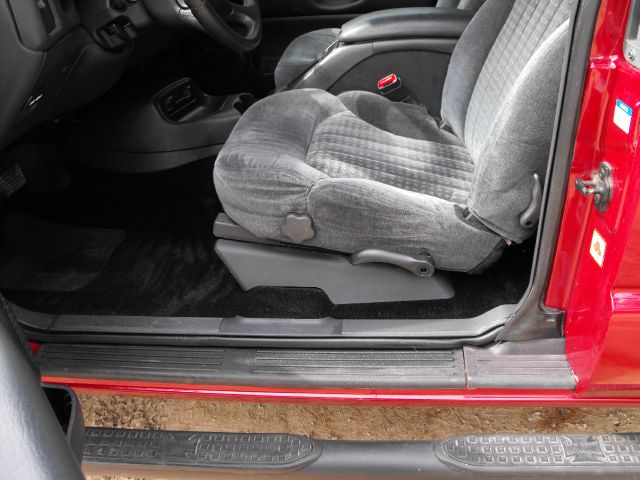 2000 Chevrolet S10 3.5 SE Coupe