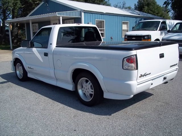 2000 Chevrolet S10 4dr Sdn Auto GLS w/XM