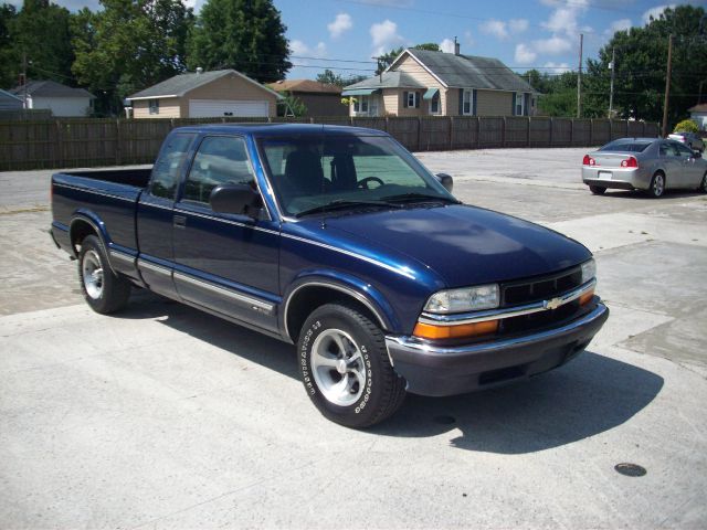 2000 Chevrolet S10 4dr Sdn Auto GLS w/XM