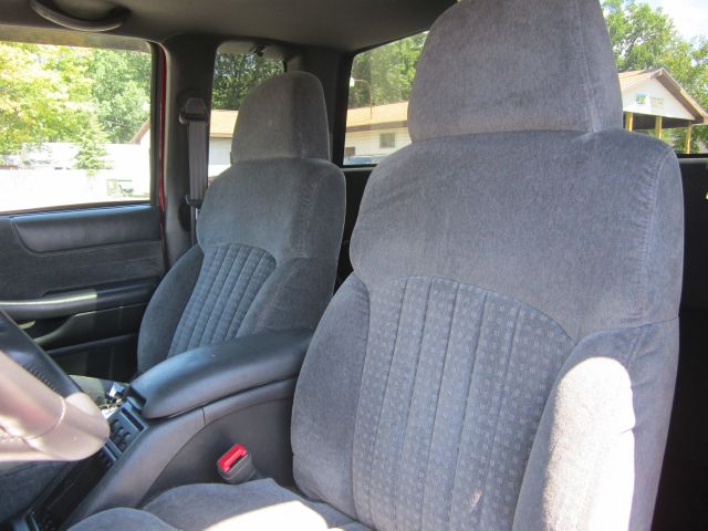 2000 Chevrolet S10 Handicap Lift And Control Leg 1 Owner