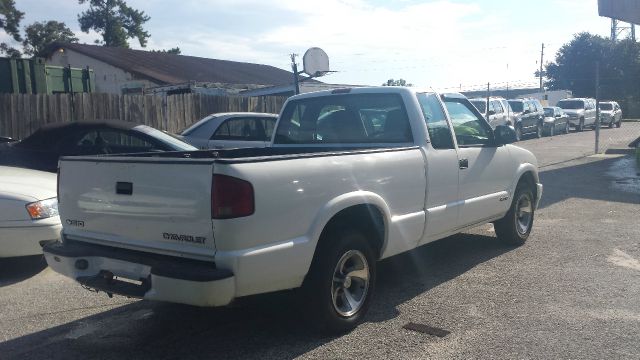 2000 Chevrolet S10 4dr Sdn Auto GLS w/XM