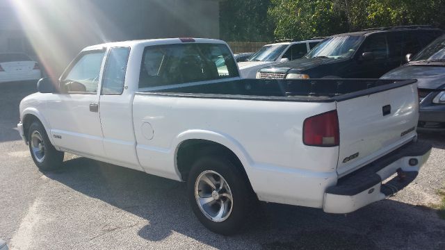 2000 Chevrolet S10 4dr Sdn Auto GLS w/XM