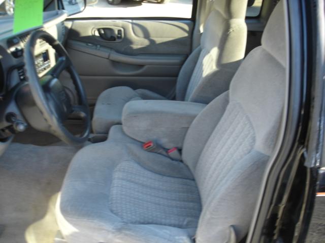 2000 Chevrolet S10 CLUB CAB W