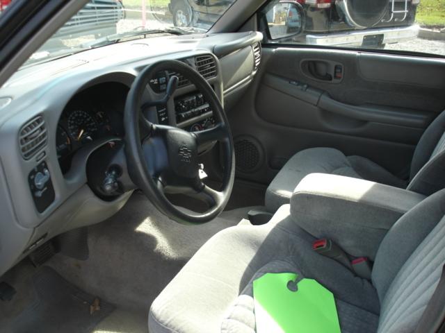 2000 Chevrolet S10 CLUB CAB W